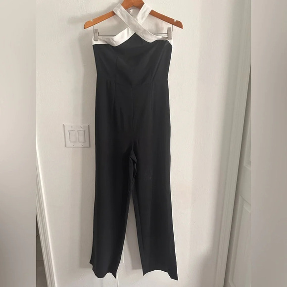 Superdown Laurien Cross Front Jumpsuit in Black Sz S - Picture 3 of 7